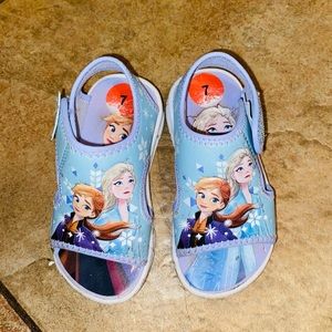 Frozen toddler sandals size 7